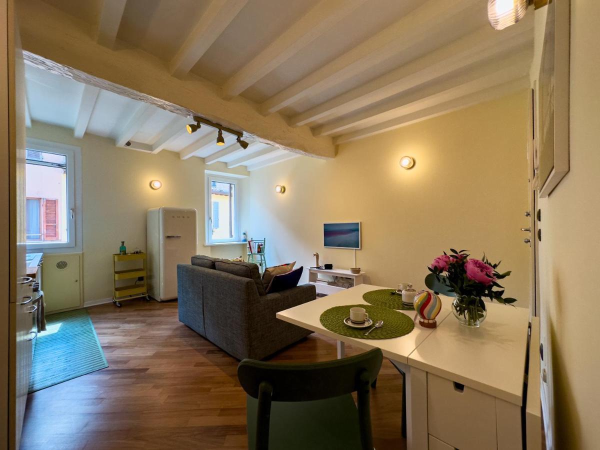 Ferienwohnung Buro Nel Borgo Parma Exterior foto